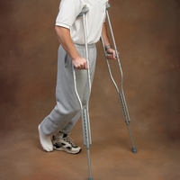 Aluminum Adjustable Crutches Youth 4' 6 To 5' 2 (1.4 To 1.6M) 38 T