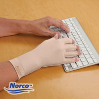 Norco Therapeutic Compression Gloves Full Finger Wrist Length Med